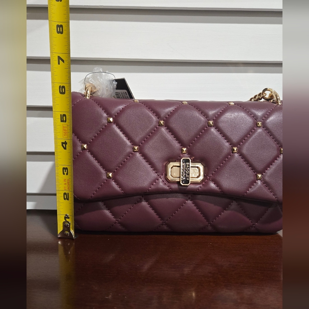 Badgley Mischka Plum Quilted Hand Bag with Gold Chain and Adjustable Crossbody - Picture 11 of 14